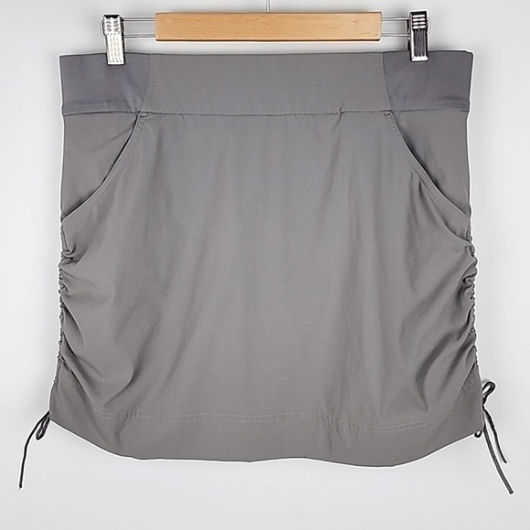 Columbia Omni Shield Advanced Repellency Grey Skort Rusched Sides  Pockets Large - Picture 1 of 16